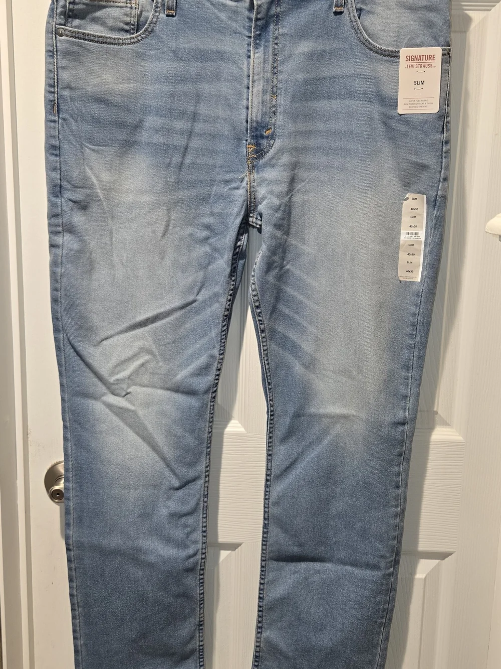 Signature by Levi Strauss Slim Light Wash Blue Men’s Jeans